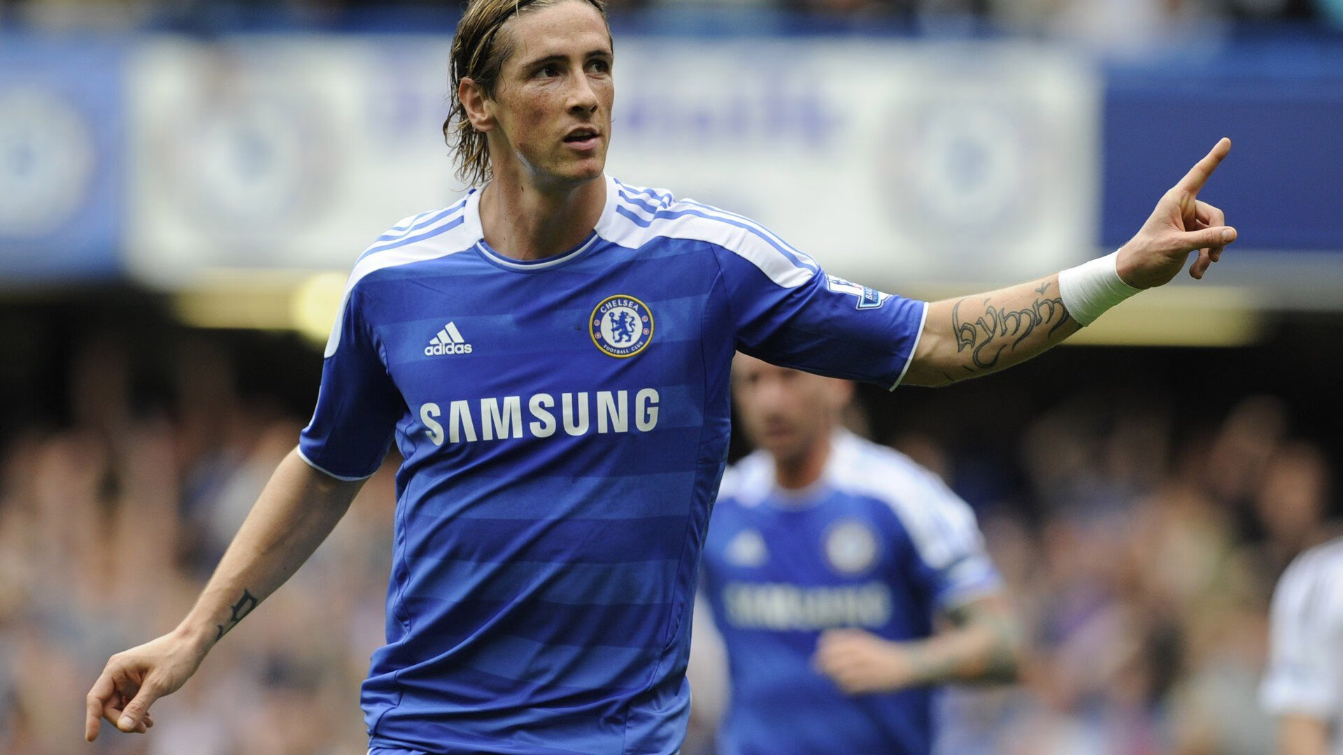 乐鱼体育网址-德甲冠军之争：拜仁连续追赶，在关键战中取胜，拜仁豪夺德甲九连冠